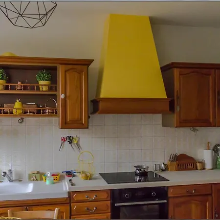 Paisible En Auvergne Pour 6 Pers., Animaux Admis - Fr-1-489-127 Дом отдыха