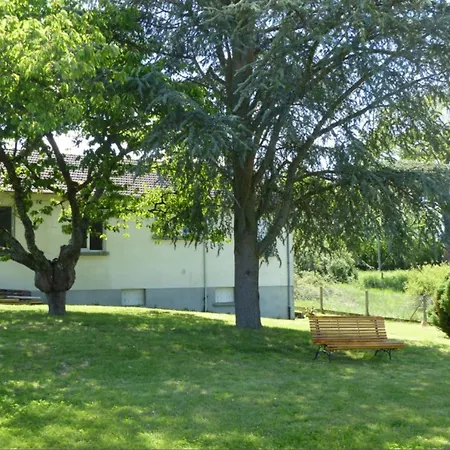 Paisible En Auvergne Pour 6 Pers., Animaux Admis - Fr-1-489-127 Дом отдыха *