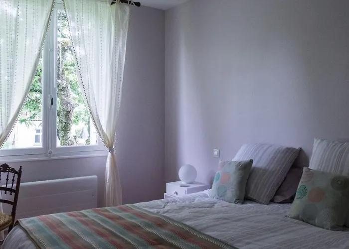 Paisible En Auvergne Pour 6 Pers., Animaux Admis - Fr-1-489-127 * Mazirat