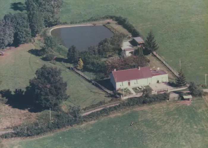 Paisible En Auvergne Pour 6 Pers., Animaux Admis - Fr-1-489-127 Casa de Férias *