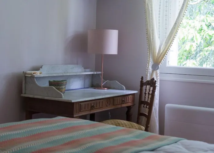 Paisible En Auvergne Pour 6 Pers., Animaux Admis - Fr-1-489-127 Casa de Férias Mazirat