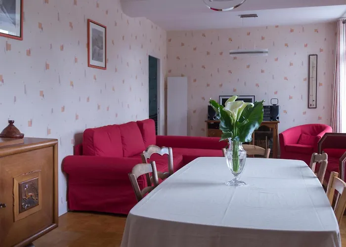 Casa de Férias Paisible En Auvergne Pour 6 Pers., Animaux Admis - Fr-1-489-127 *