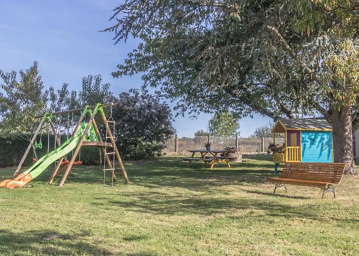 Casa de Férias Paisible En Auvergne Pour 6 Pers., Animaux Admis - Fr-1-489-127